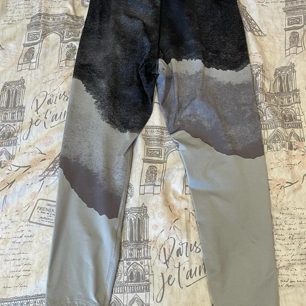 Nike Dri-Fit exercise pants size S - Picture 3 of 5